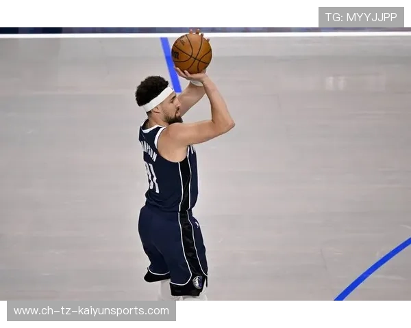 太烂了！汤普森发飙！4冠神射手断崖式下滑，汤普森带伤出战