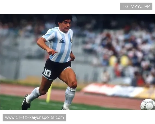 马特乌斯：马拉多纳是那个时代无人能及的天才，旷世奇才马拉多纳