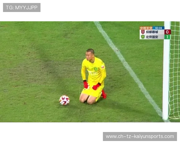 孔塞桑边路连续摆脱后起脚劲射，皮球击中立柱