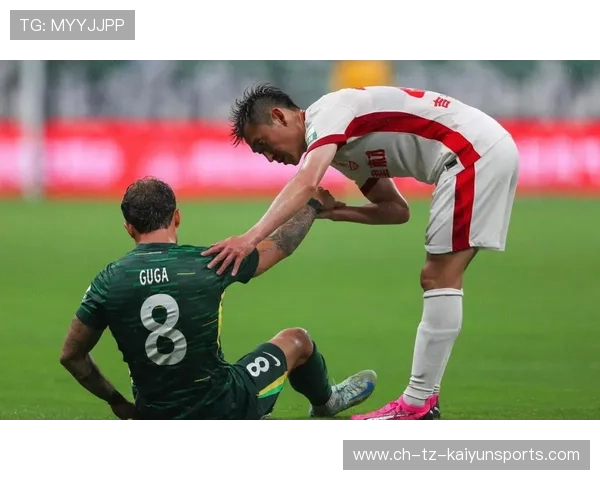 蒙哥马利正式出任北京国安主帅,带队演练三中卫防守阵型 蒙哥马利正式出任北京国安主帅,带队演练三中卫防守阵型